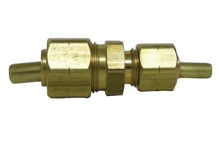 P.VS68NTA.10.6 5/8" COMPRESSION X 3/8" MNPT